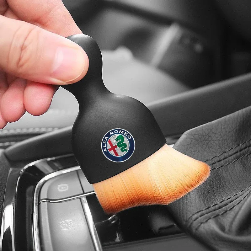 ملصق سيارة ألفا روميو، أداة تن - مراجعة Dust Removal Sticker وسعره